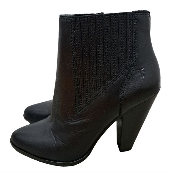 Frye Remy Chelsea Women's Black Leather Slip On Zip Up Ankle Booties Size 7.5 - Picture 13 of 13